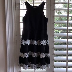 Girls tiered skirt sz 14